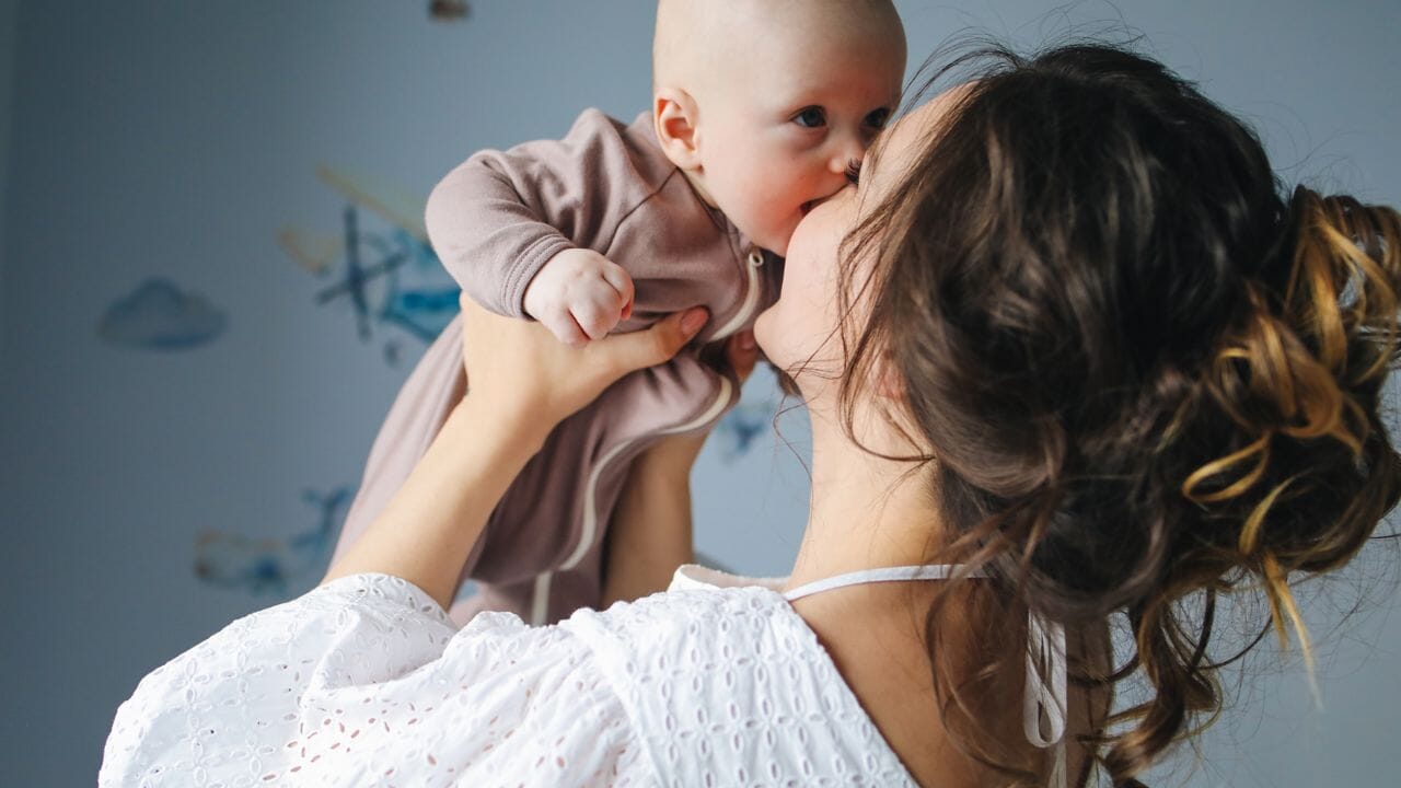 Cuidando tu salud física y mental en el postparto: estrategias y consejos para mamás